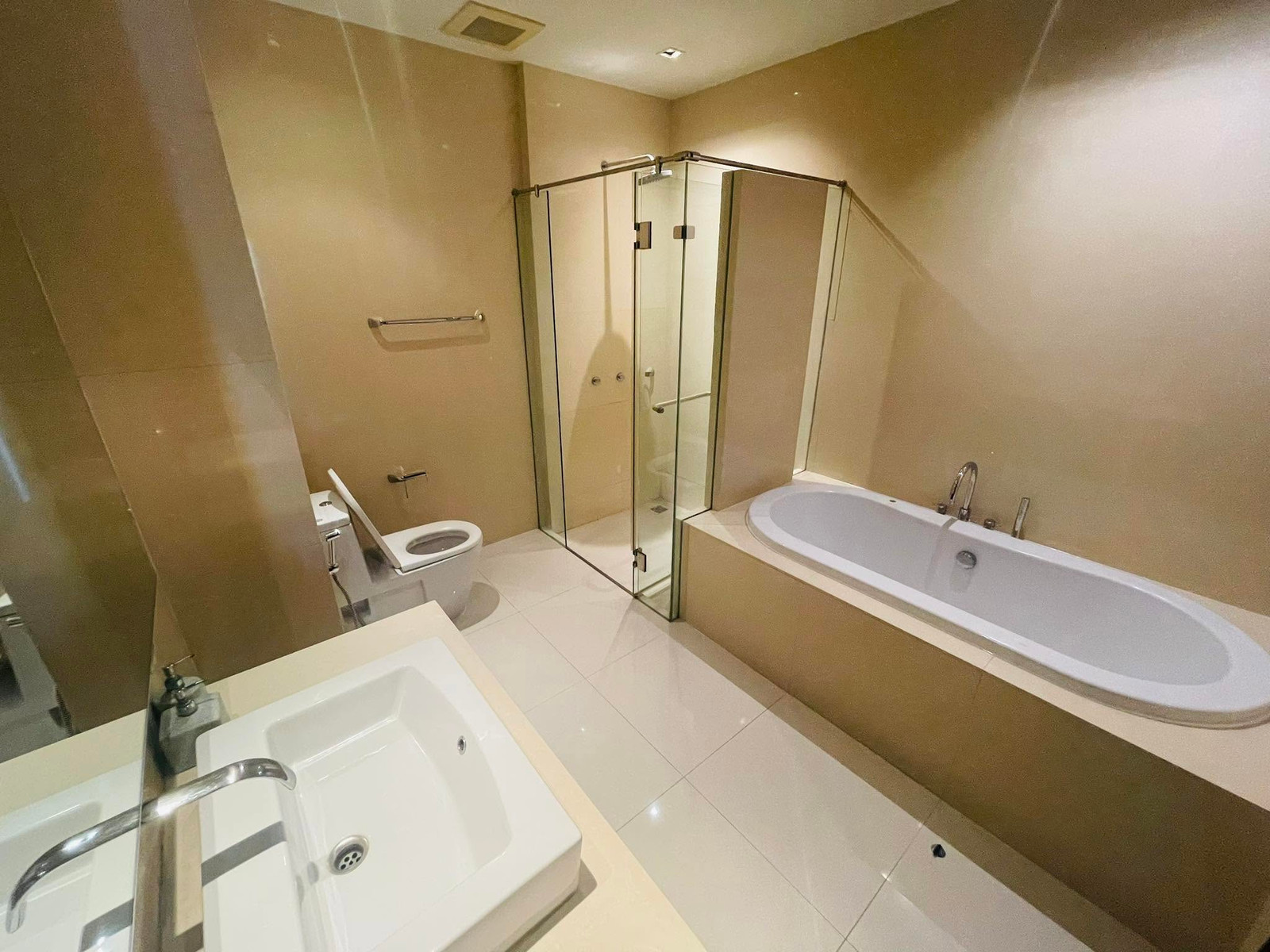 ให้เช่าคอนโด 3 ห้องนอน The Madison สุขุมวิท 41 ใกล้โรงพยาบาลสมิติเวช สุขุมวิท พร้อมเฟอร์นิเจอร์ พร้อมเข้าอยู่ – รูปที่ 4