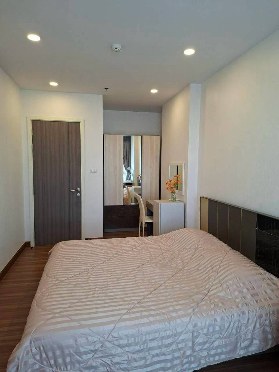 Pool view room, 9th floor, area 48 sq m, 1 bedroom, rent 19000 baht. Pool view room, 9th floor, area 48 sq m, 1 bedroom, rent 19000 baht.