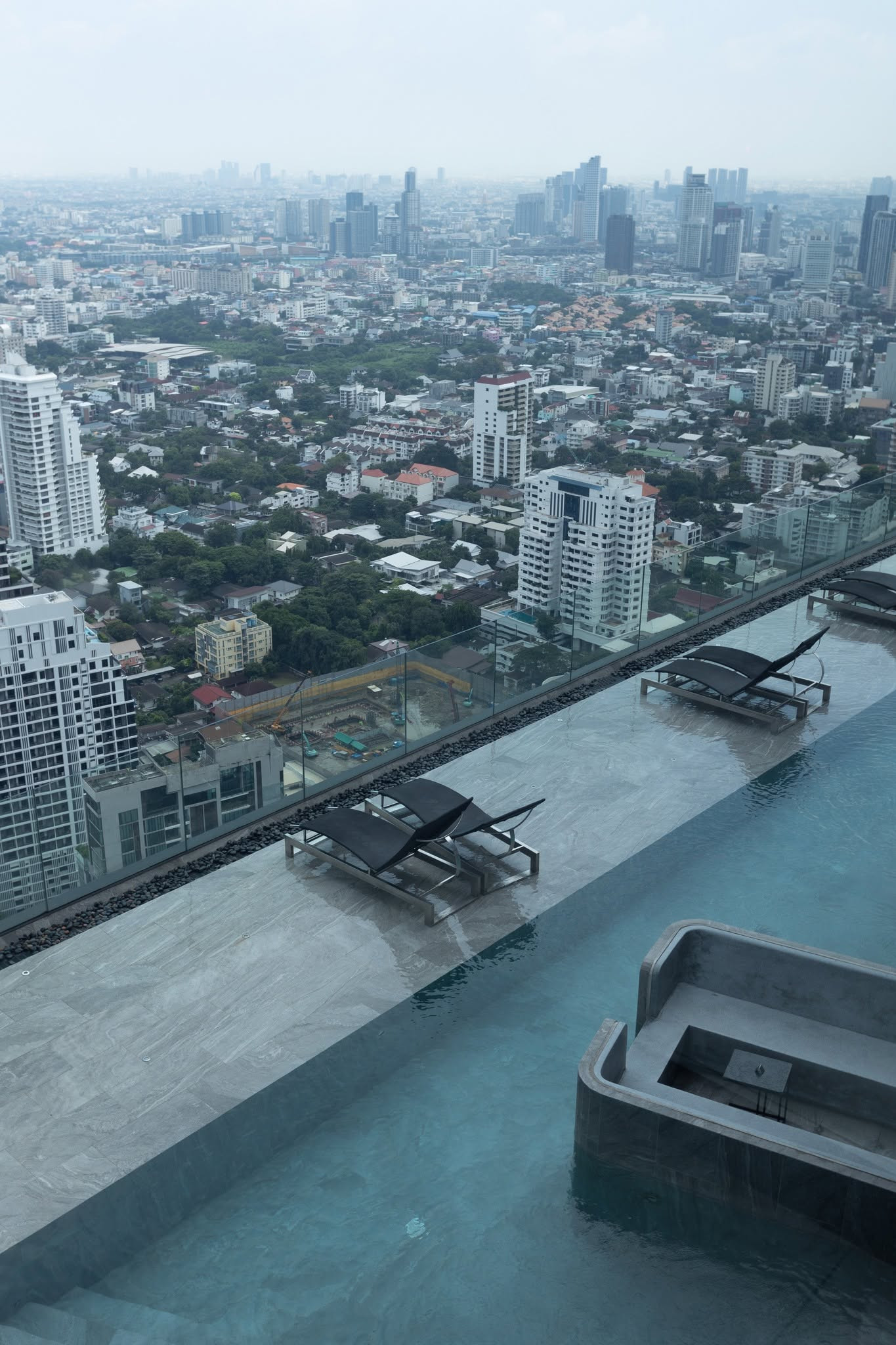 ปล่อยเช่าคอนโด Park Origin Thonglor 2 ห้องนอน ชั้นสูง ราคา 47,000-65,000 บาท **Park Origin Thonglor** Fully Furnished | Ready to Move In