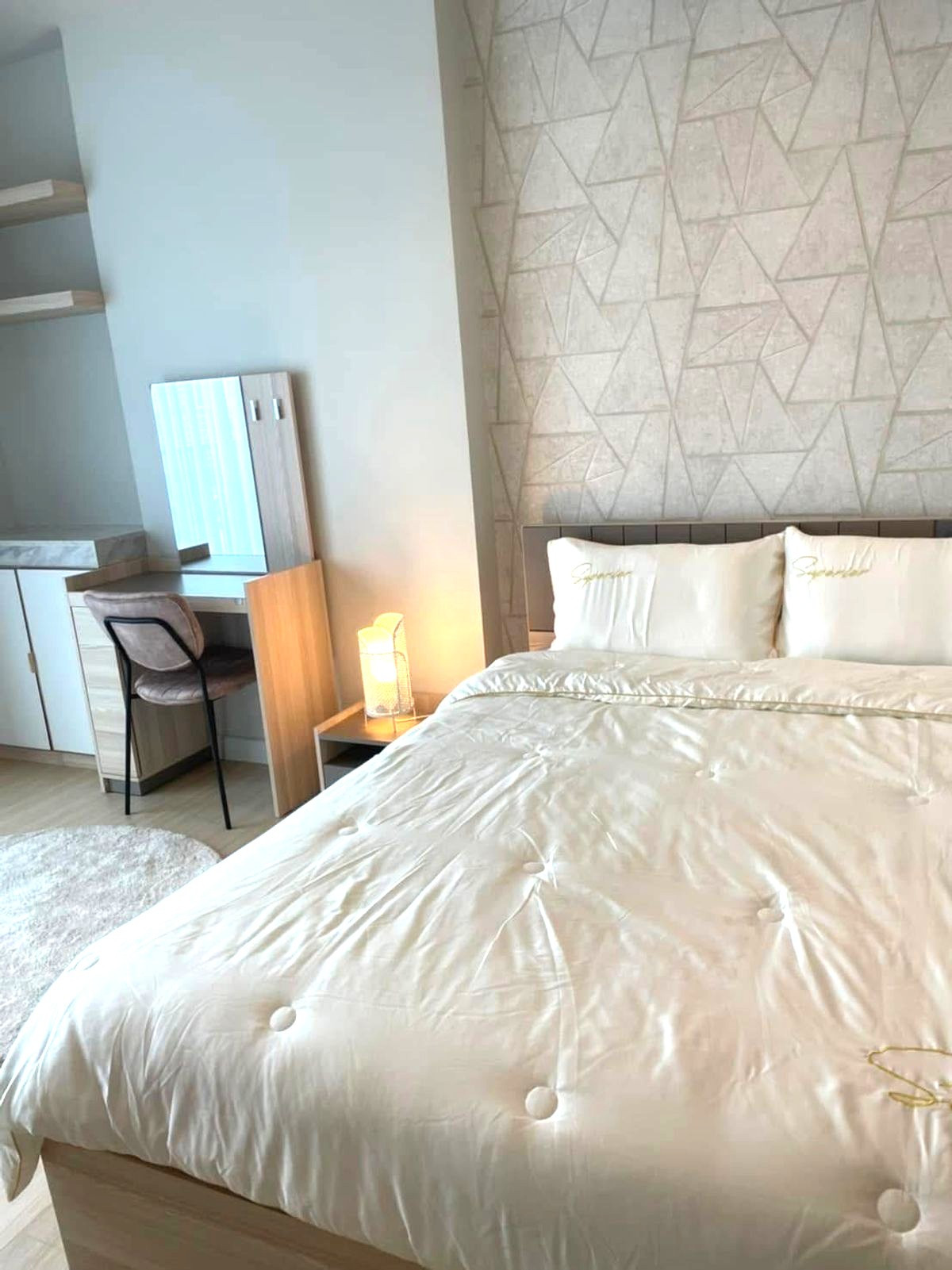 For rent, cheap price, Condo Metro Sky Wutthakat, 24 sq m, city view, 16th floor, only 9900 baht.