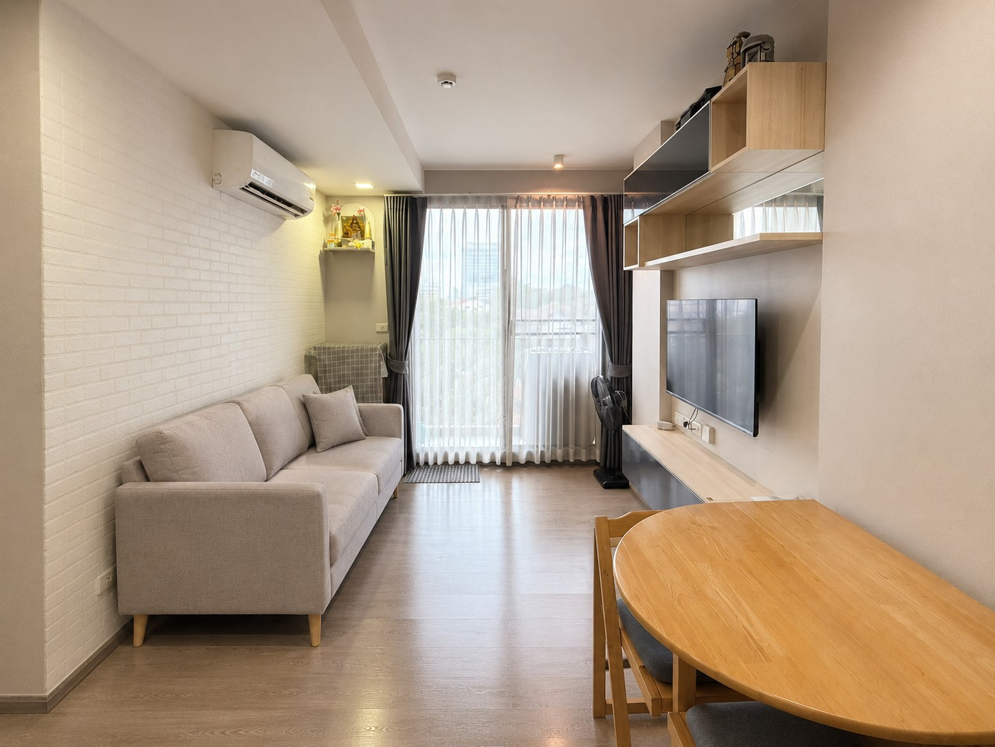 🏙️ Condo for rent Lyss Ratchayothin — corner room, view of Thai houses! 🚉 Walk 5 minutes to BTS | 8 minutes to The Central