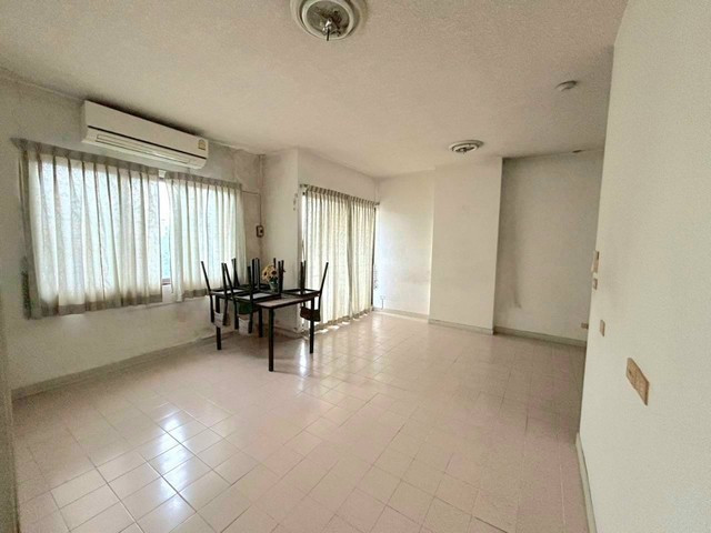 Condo for sale, The Village Bangkok 1, Bangna Km.1, large room, 64 sq m, price only 1.5 million, good location, near BTS Bangna station.