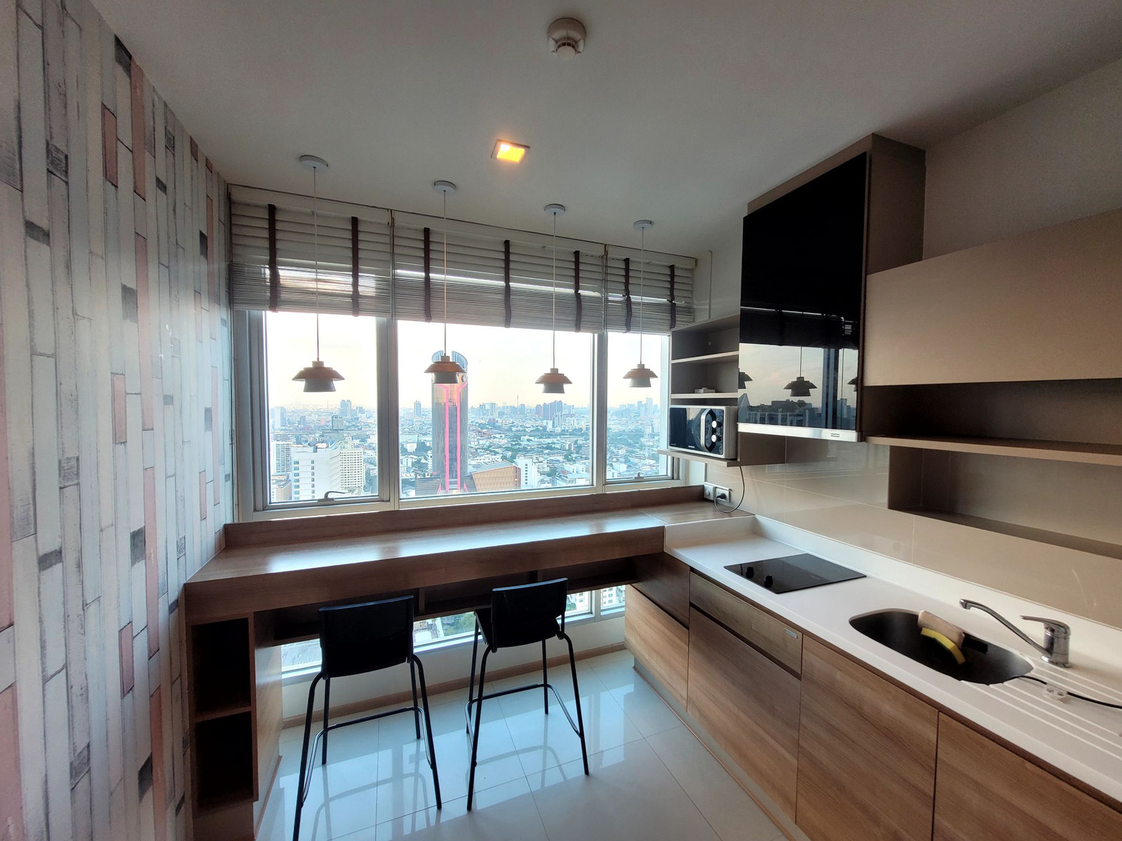   FOR RENT :  Rhythm  Phahol-Ari  Condo  🔥🔥