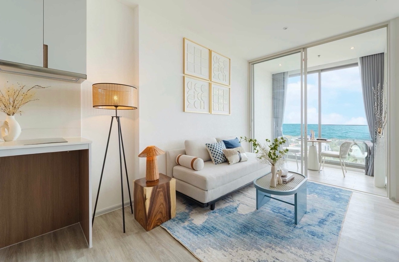 Sea View unit  with Resort-Style Living and Convenient Access to Lifestyle Destinations