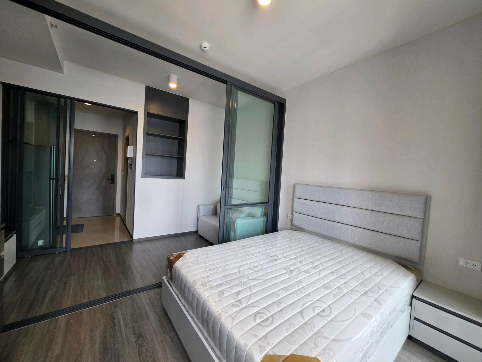 1 bed room 30 sq.m on 16 floor for rent