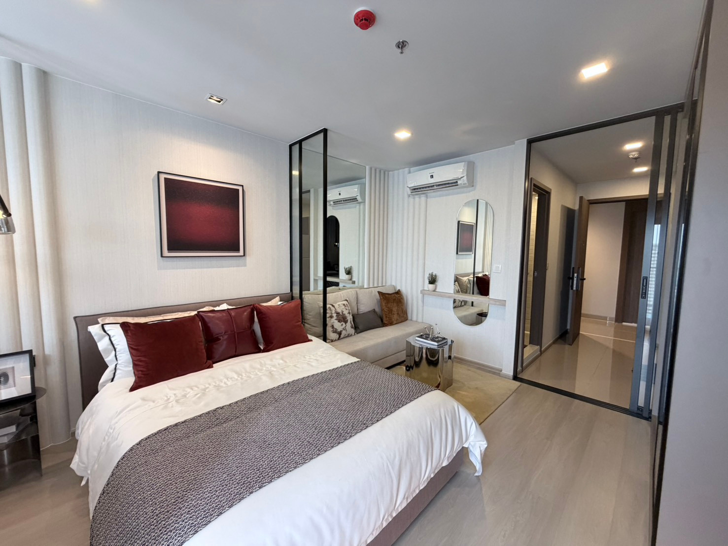 Life Phahon–Ladprao Prime Location, Elevated Lifestyle Life Phahon–Ladprao Prime Location, Elevated Lifestyle