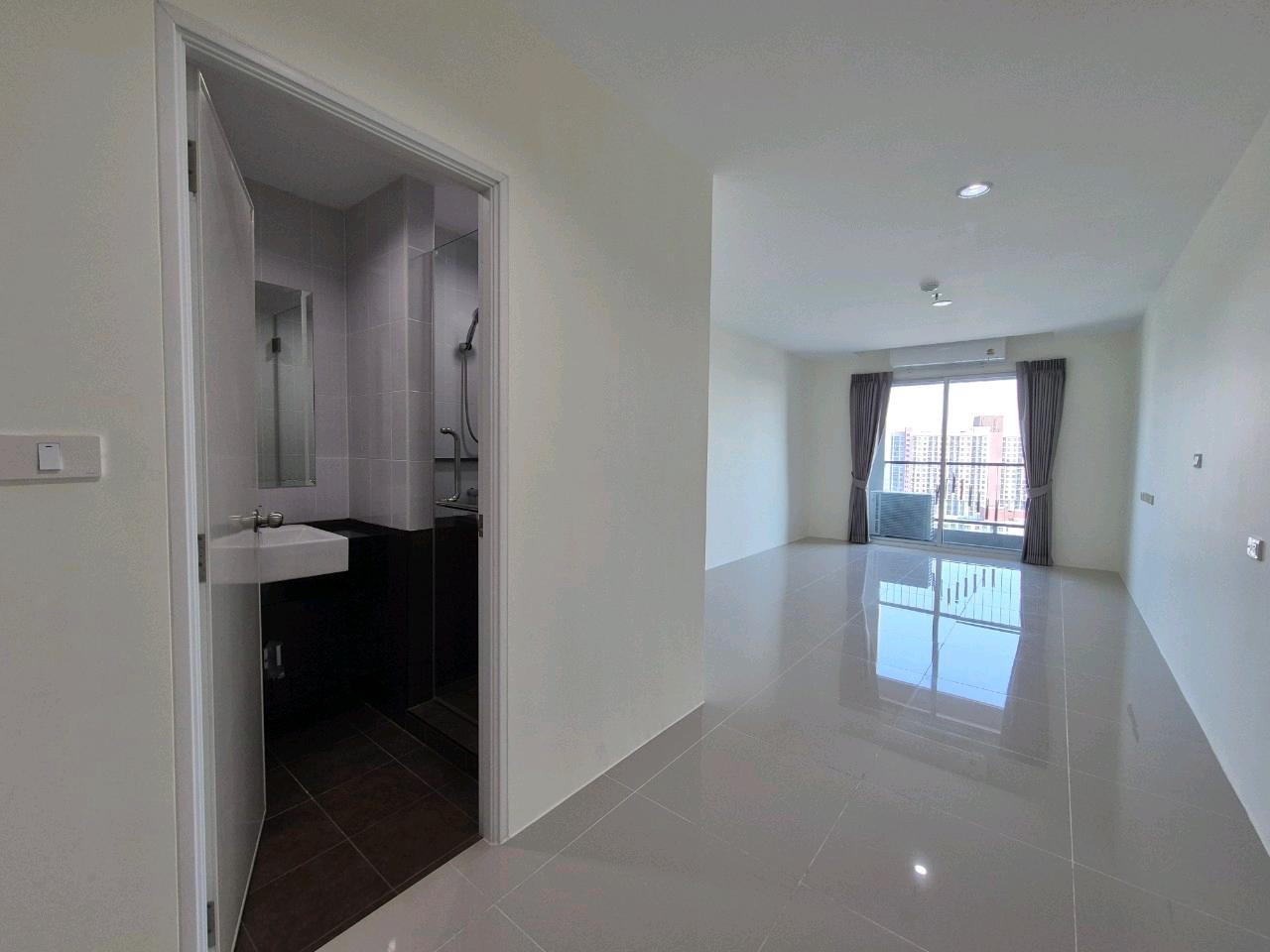 🍀🌼🍀Empty room for rent, new room, good view, near ARL Hua Mak Station and the MRT Yellow Line - Assakan Place Srinakarin Condo. – รูปที่ 3