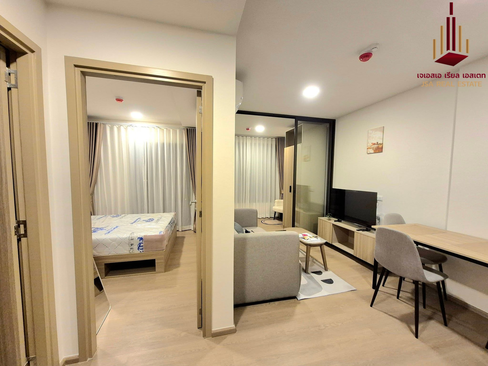 ✨ For Rent: THE BASE Ratchada 19 Condo ✨ 💰 Only 23,000 THB/month
