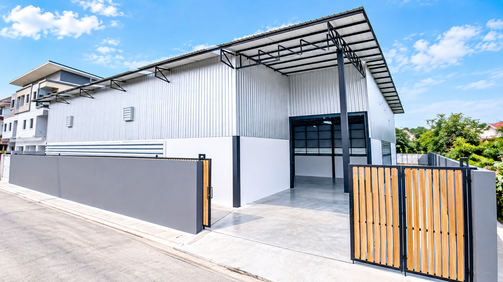 845sq.m. Tiwanon Soi 52–58 Warehouse for rent ChaengWatthana Robinson Srisamarn 650m 215sq.wah Wat