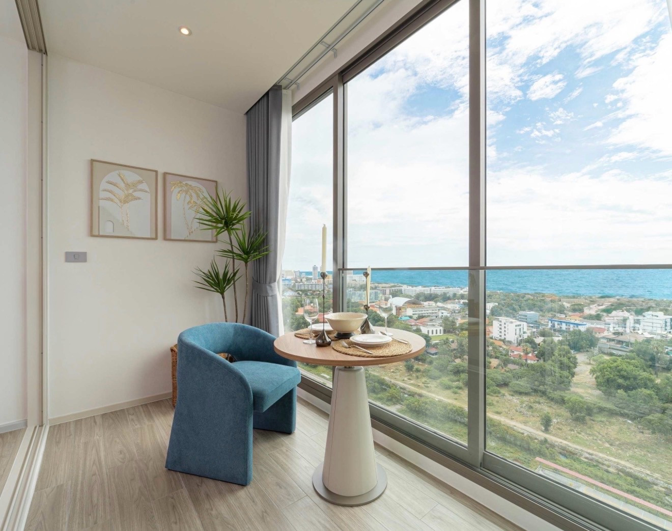 Sea View unit with Resort-Style Living and Convenient Access to Lifestyle Destinations Sea View unit with Resort-Style Living and Convenient Access to Lifestyle Destinations