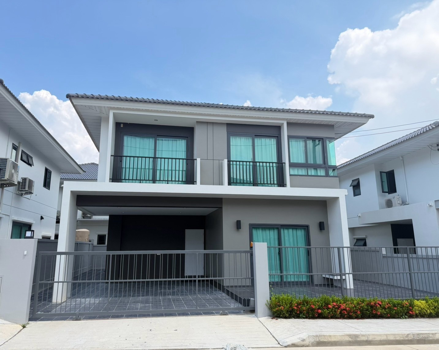 Supalai Park Pattaya - 4 Bedrooms House for rent 