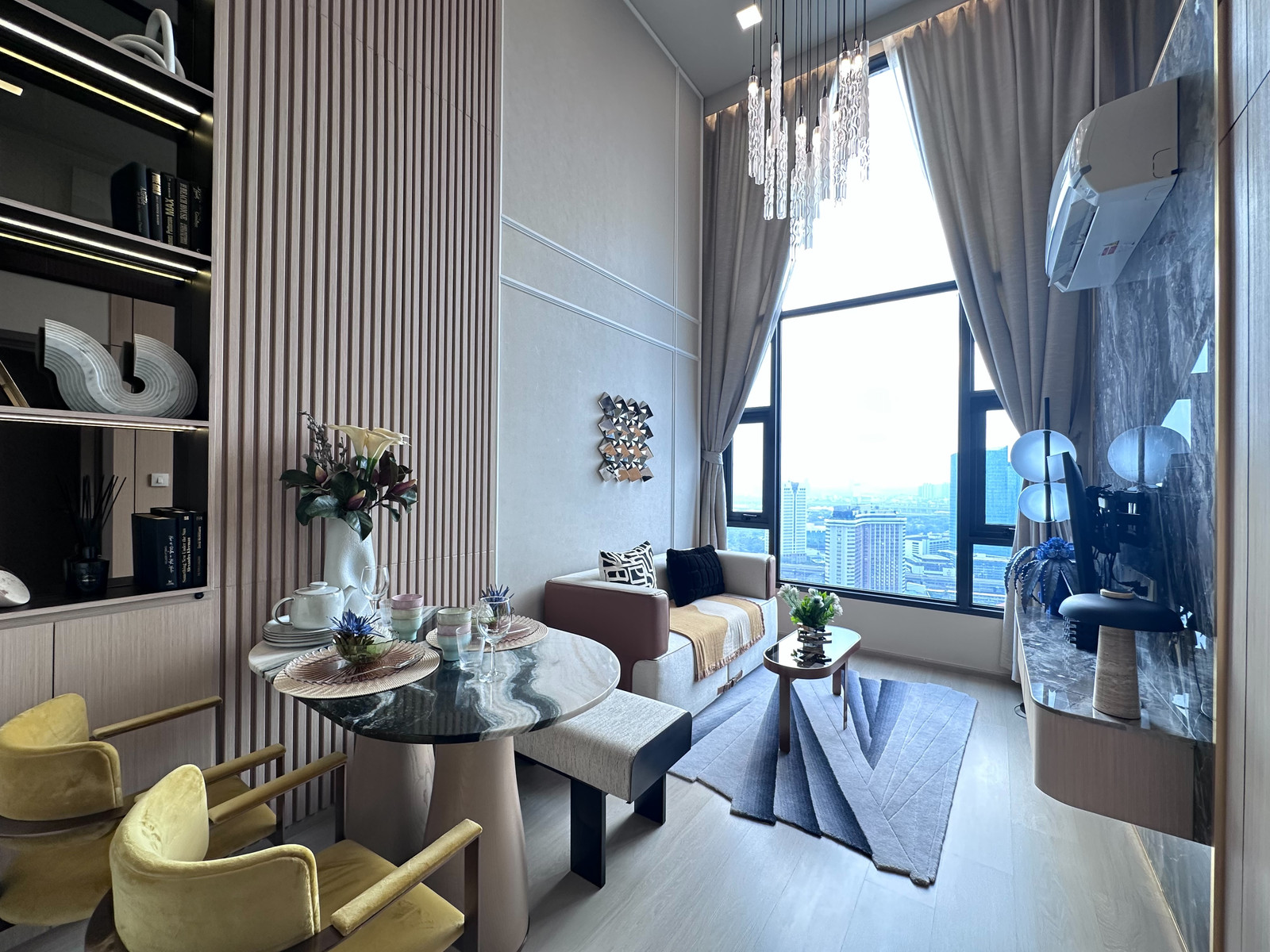 Life Phahon - Ladprao for people who want to have a house in the city, 1 Bedroom Vertiplex.