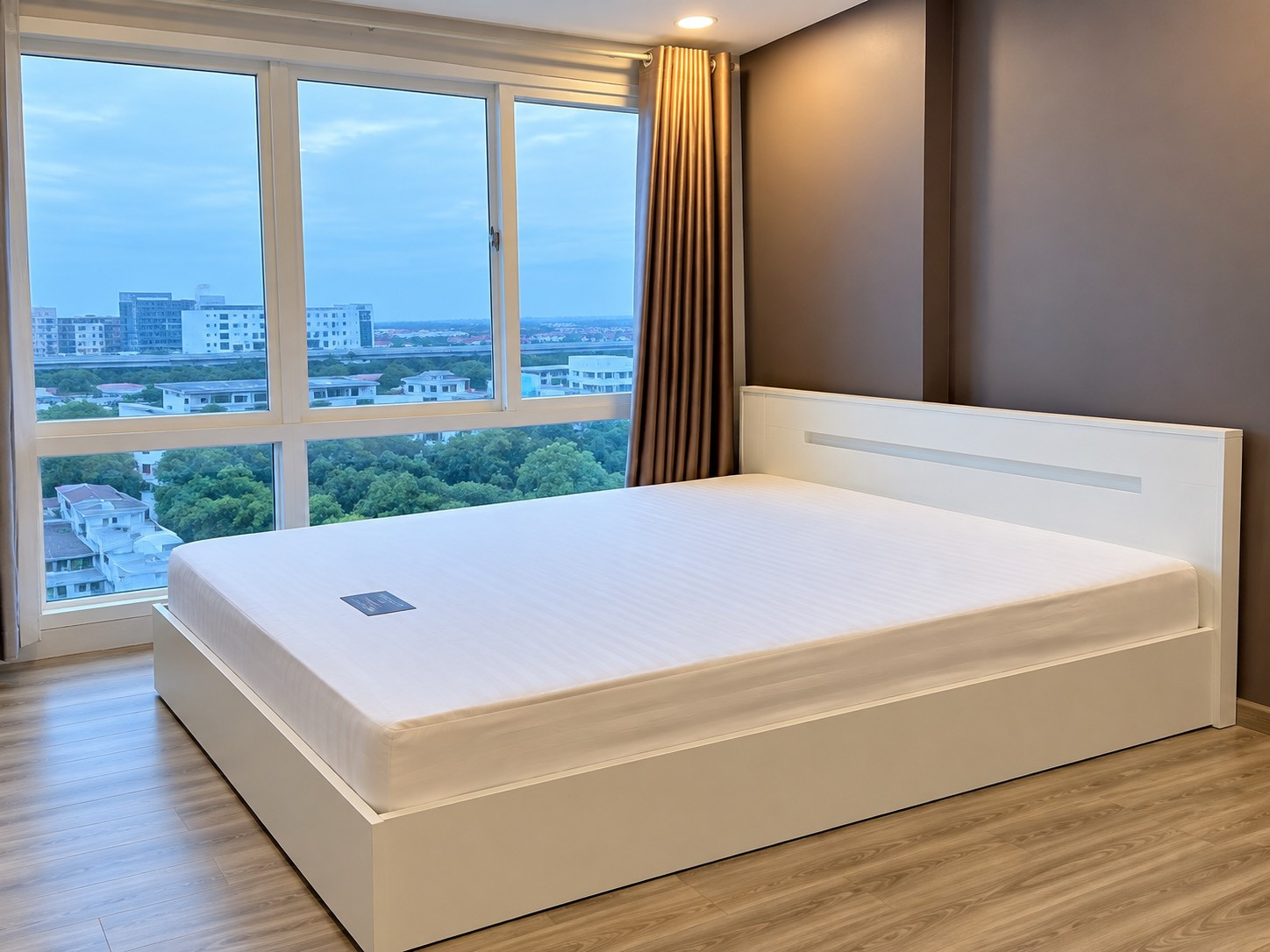🔥 Great Deal! Condo Near MRT for Only 7,000 THB/Month! 🚇 🏢 The Oscar Phetkasem 58