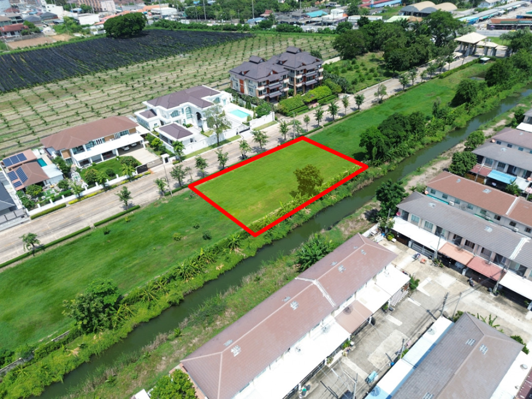 ขายที่ดิน ในสนามกอล์ฟ รอยัลเจมส์ ศาลายา 299 ตรว ใกล้ถนนศาลายา-บางภาษี แค่ 200 ม.  DD