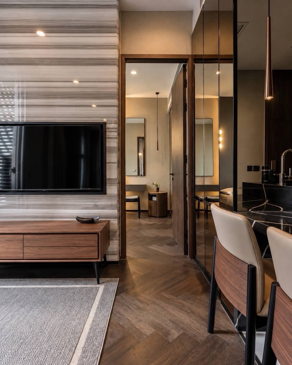 For Rent • The Esse Sukhumvit 36 ​​• Designer Interior | 1 Bedroom | 38 SQ.M. | Floor 12A | East-Facing | Tel./Line 0889797878
