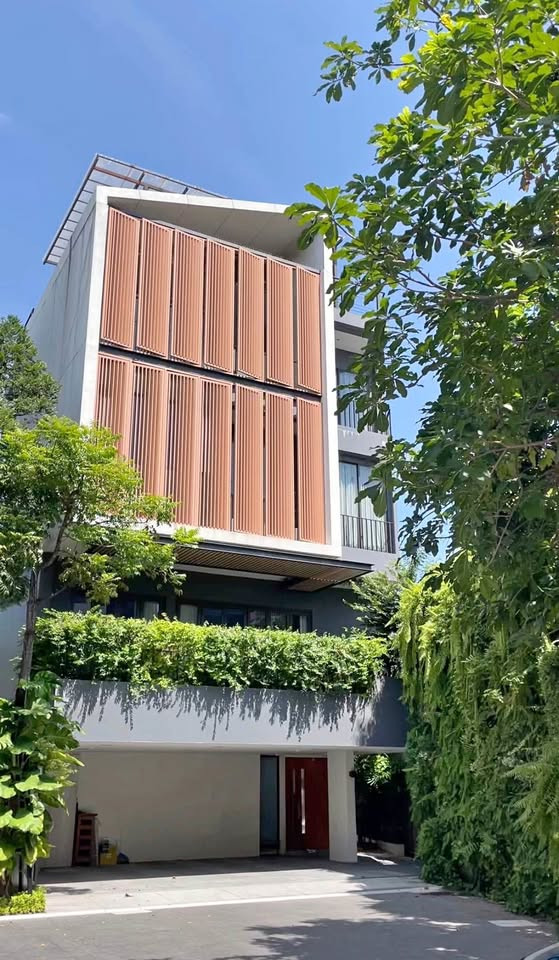 ให้เช่าบ้านเดี่ยว 4 ห้องนอน Arna Ekkamai ใจกลางเอกมัย ใกล้ Gateway Ekkamai เลี้ยงสัตว์ได้ พร้อมเฟอร์ พร้อมเข้าอยู่ ให้เช่าบ้านเดี่ยว 4 ห้องนอน Arna Ekkamai ใจกลางเอกมัย ใกล้ Gateway Ekkamai เลี้ยงสัตว์ได้ พร้อมเฟอร์ พร้อมเข้าอยู่