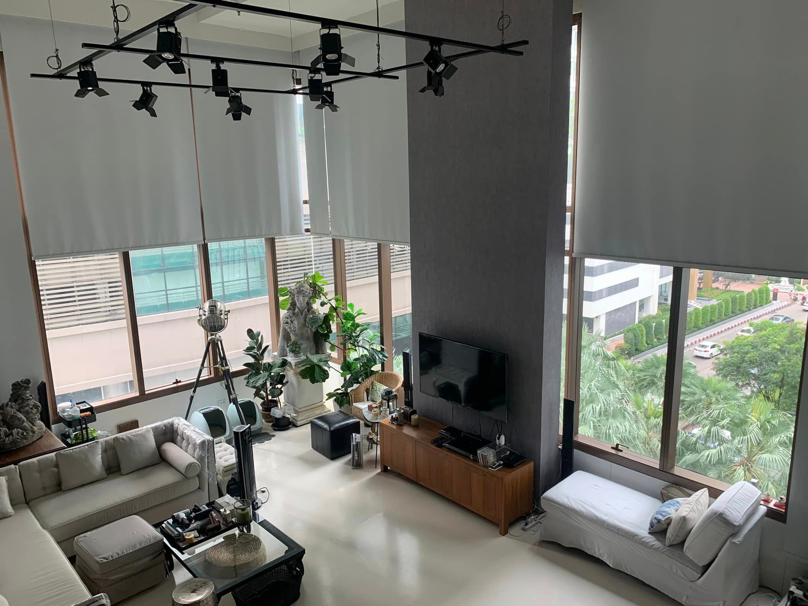 🛋️ Fully Furnished  The Emporio Place 2 Bed 2 Bath 160 sqm 150,000 Call 0968623850 🛋️