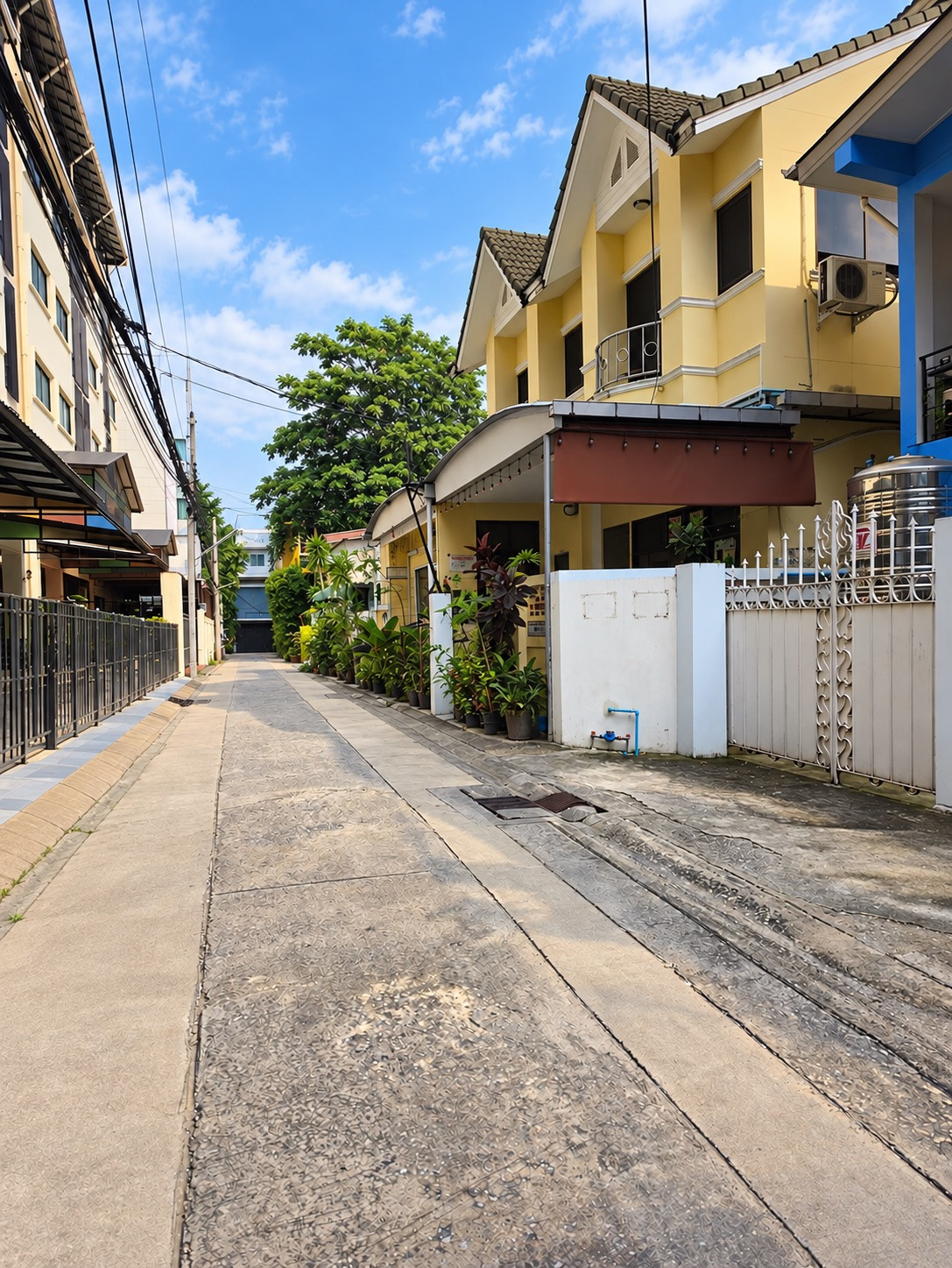 ขายที่ดินพร้อมสิ่งปลูกสร้าง สุขุมวิท 22 ใกล้ EMSPHERE 