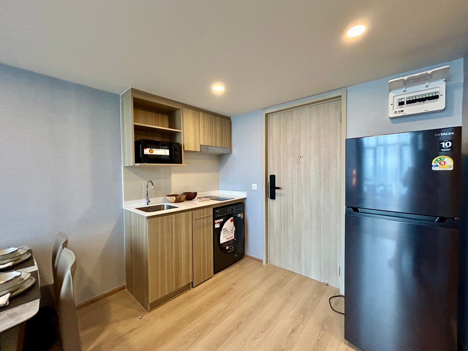 Promotion 18000/ month for Rent Life Rama 4 Asoke (Close to MRT : Queen Sirikit National Convention Center) – รูปที่ 2