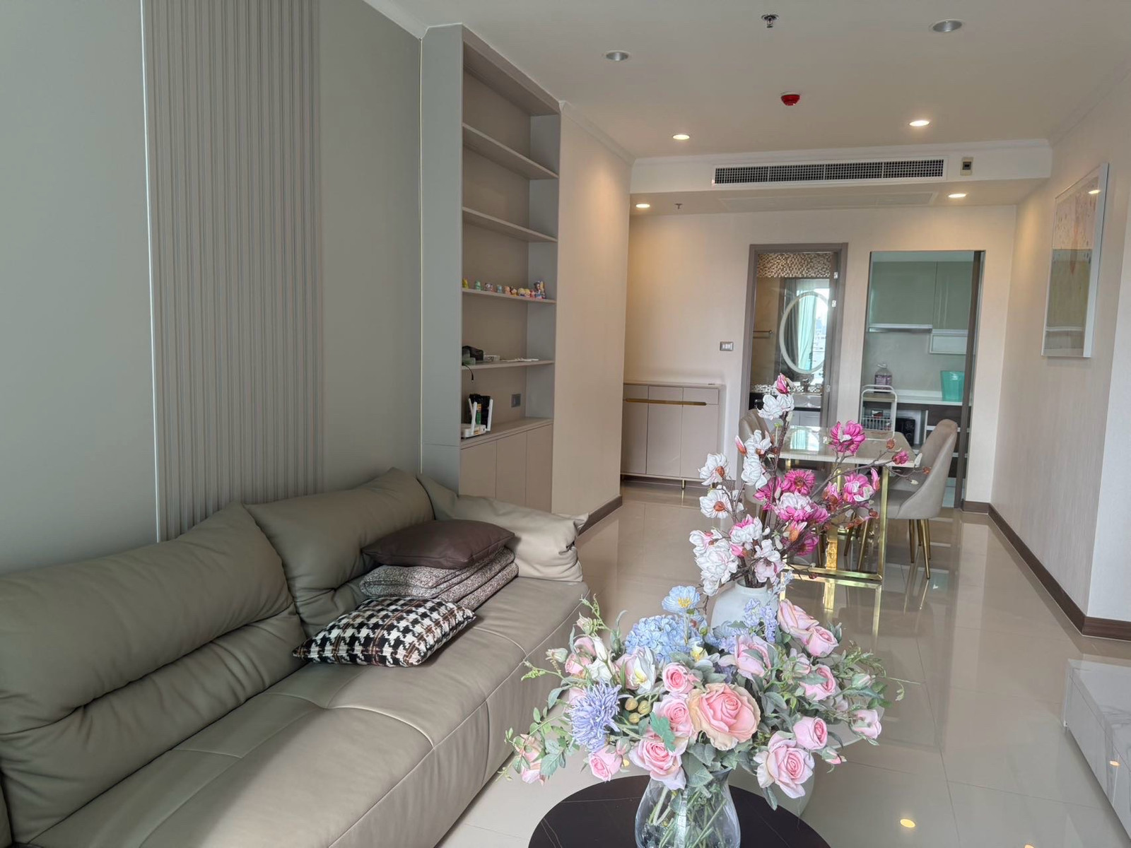 For rent Supalai Oriental 39 | 2 bedrooms, 2 bathrooms | 19th floor | 82 sq m | 60,000 baht/month