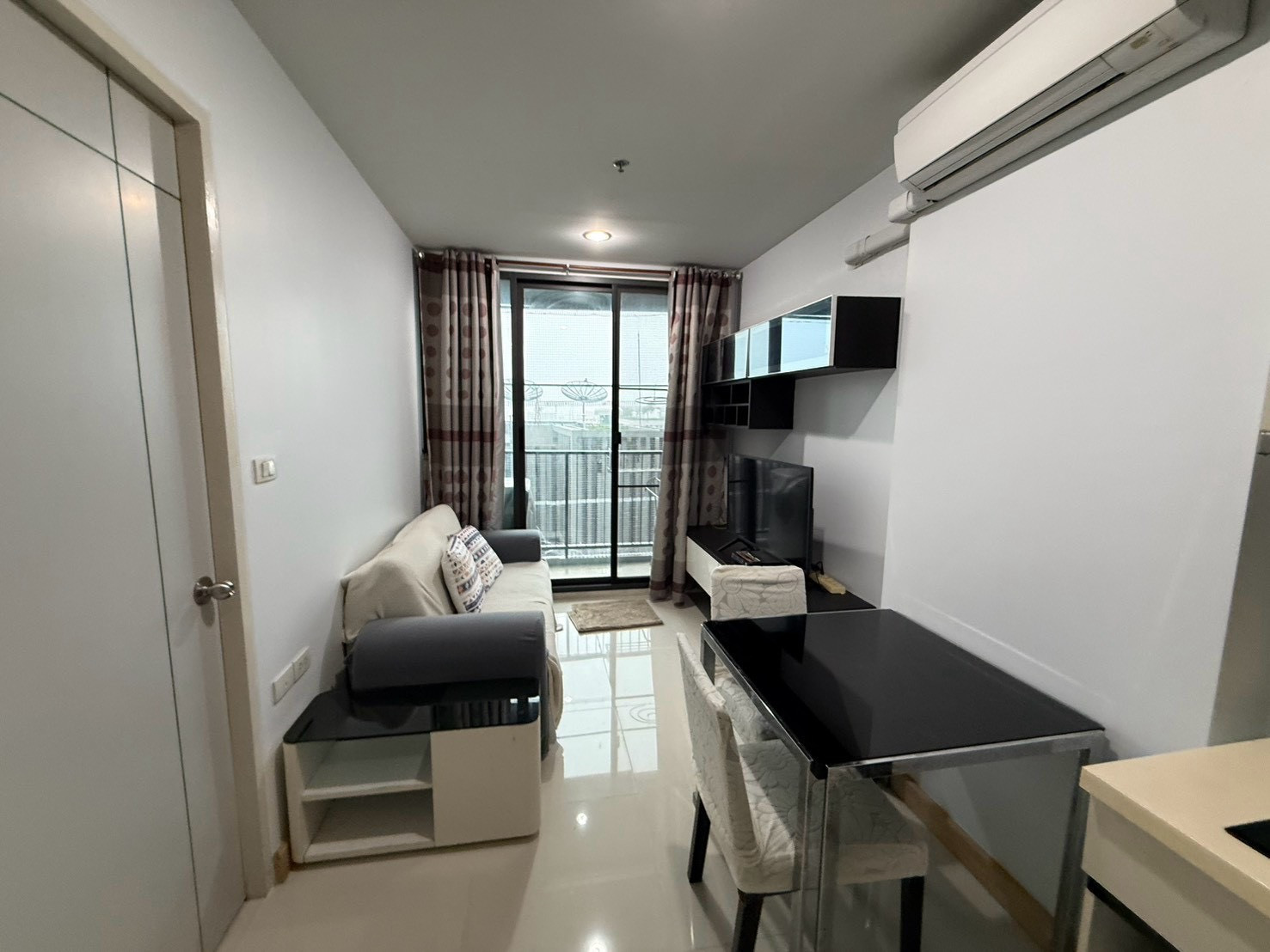 The President Sukhumvit Condo for Rent 16,000 Baht/month 34 Sqm. 7th Floor Building A Rear View Facing Building B