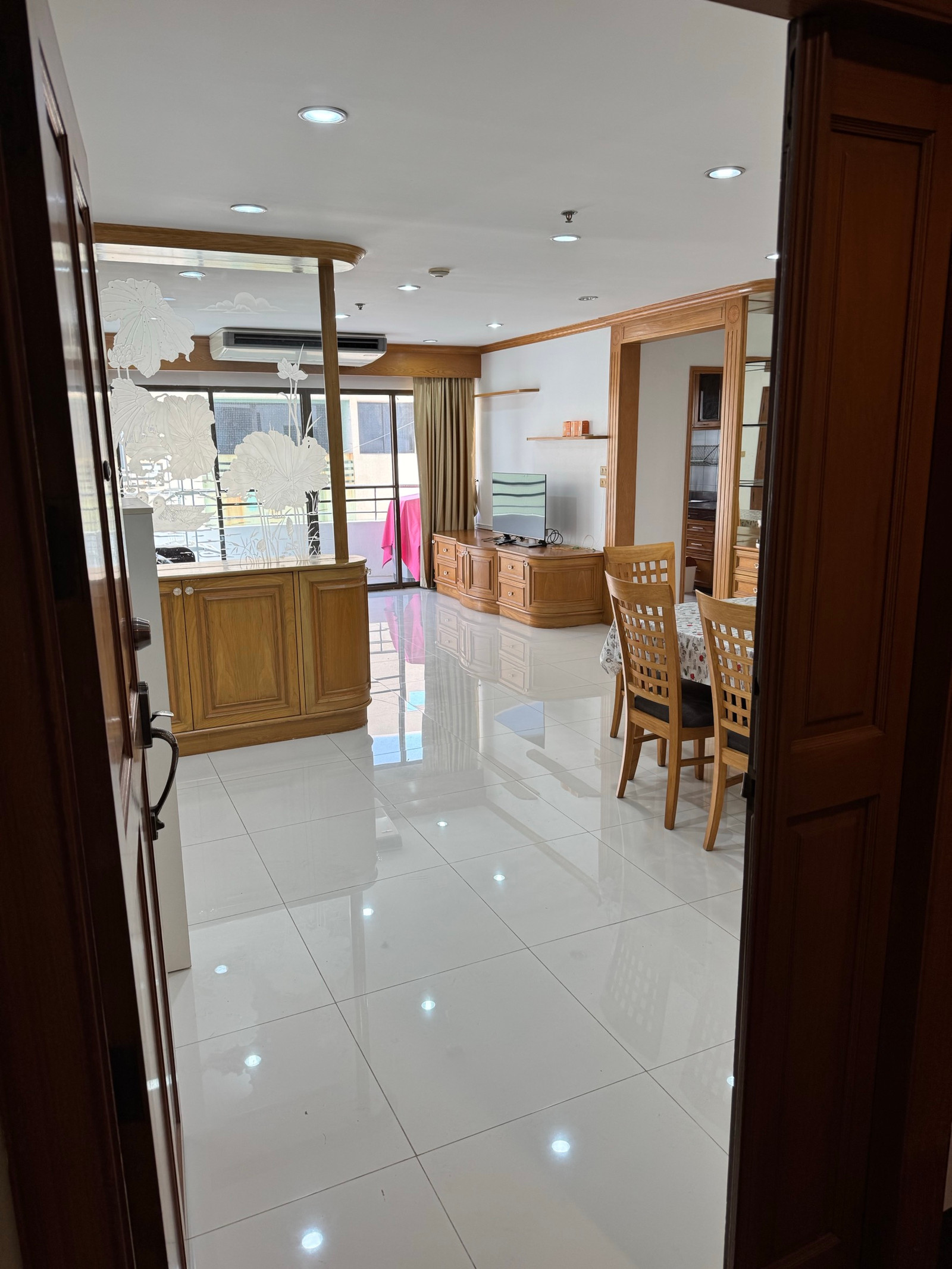 🏢 [ให้เช่า / RENT] Top View Tower Sukhumvit 59  📏 136 sq.m. (3 นอน/Beds, 2 น้ำ/Baths) 💰 48,000 THB / เดือน (Month)