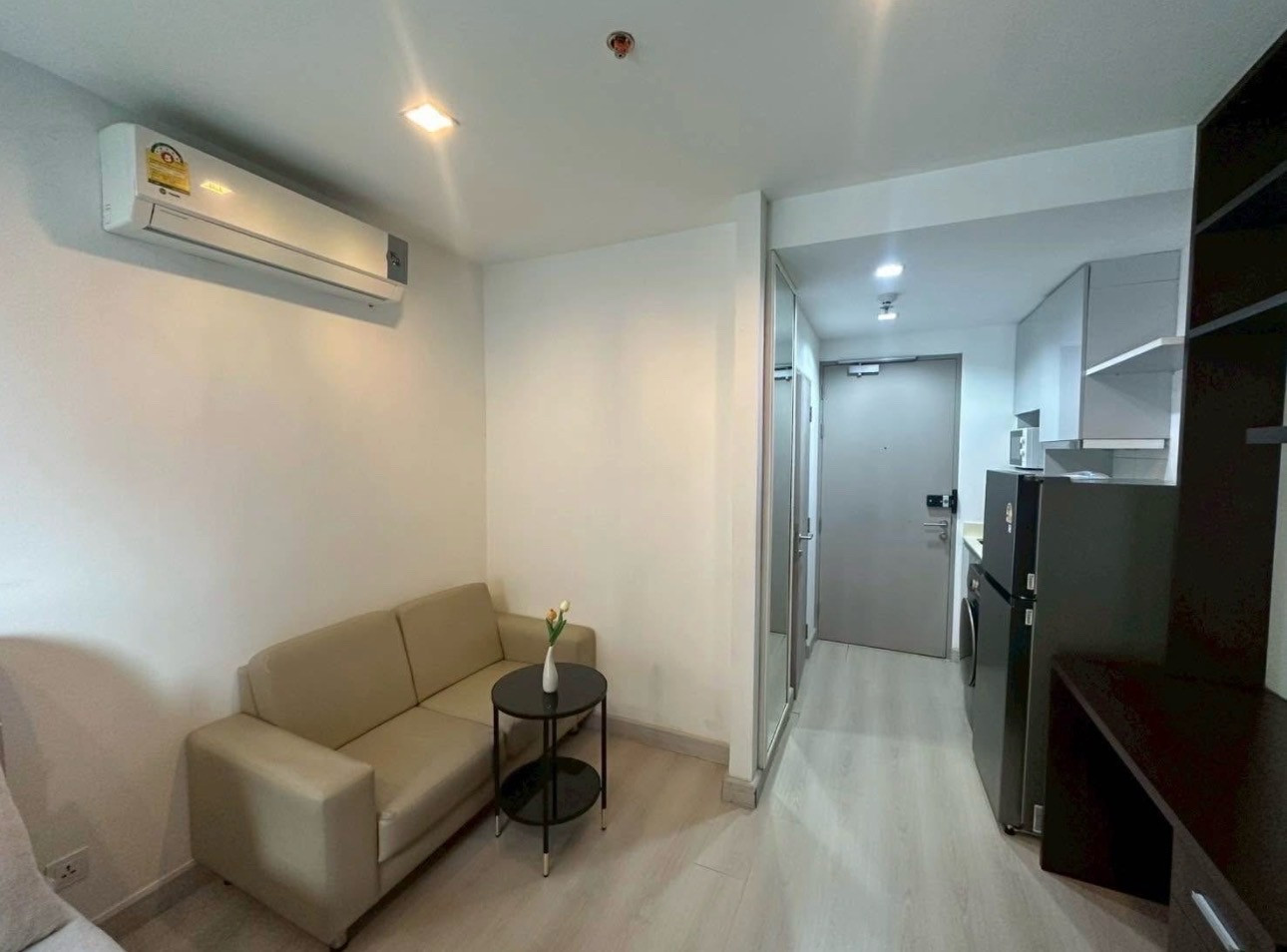 Ideo Mobi Sukhumvit 81 /studio room 21 sq m./ 14th floor/ 13,000 Ideo Mobi Sukhumvit 81 /studio room 21 sq m./ 14th floor/ 13,000