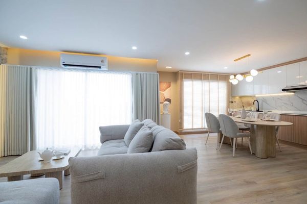 For sale: The Winning Tower, 2 bedrooms, 2 bathrooms, size 83 sq m, 20th floor.