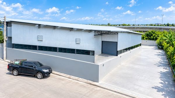 845sq.m. Tiwanon Soi 52–58 Warehouse for rent ChaengWatthana Robinson Srisamarn 650m 215sq.wah Wat