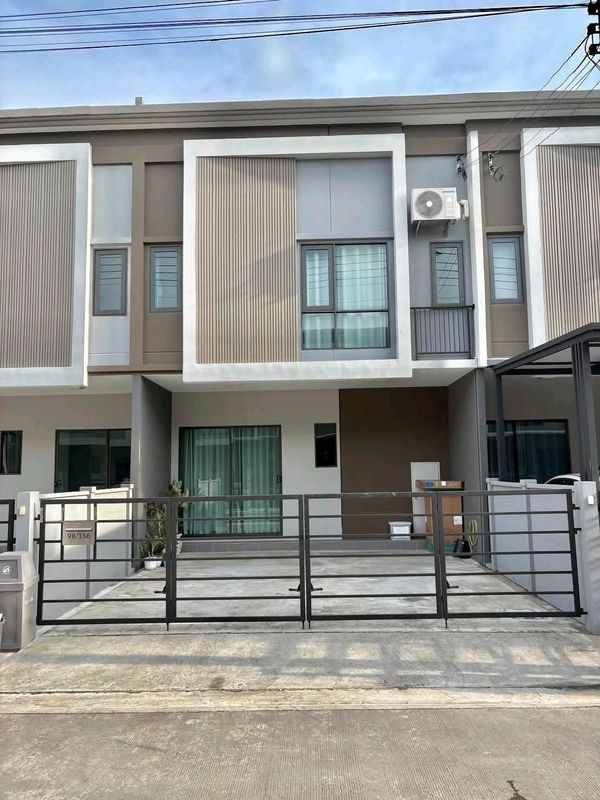 🌟 3 bedroom house with furniture and electrical appliances.