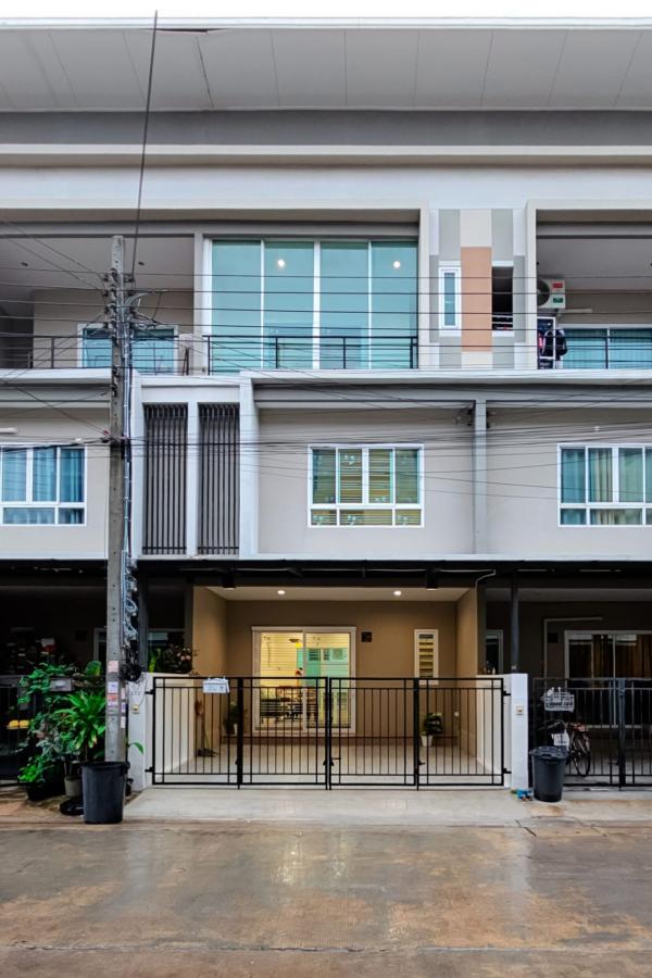 ขายทาวน์เฮ้าส์/ทาวน์โฮม  วิชั่น สมาร์ท ไลฟ์ สถานีรถไฟฟ้าบางพลู - รัตนาธิเบศร์ รีโนเวทใหม่ MRT-บางพลู บางรักพัฒนา บางบัวทอง นนทบุรี CX-179469