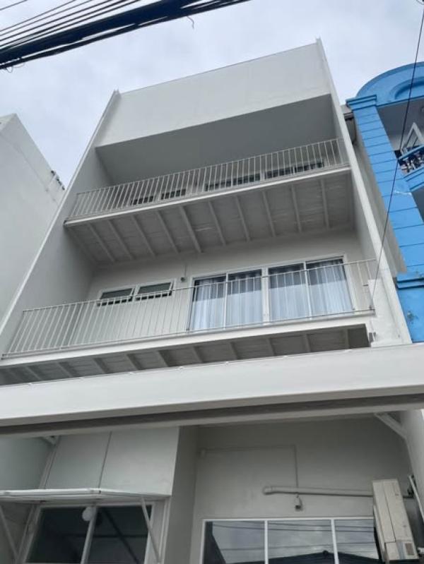 For Sale 3-storey townhouse near Sutthisan BTS, 750 meters away , Huai Khwang , Huai Khwang , Bangkok , CX-179506