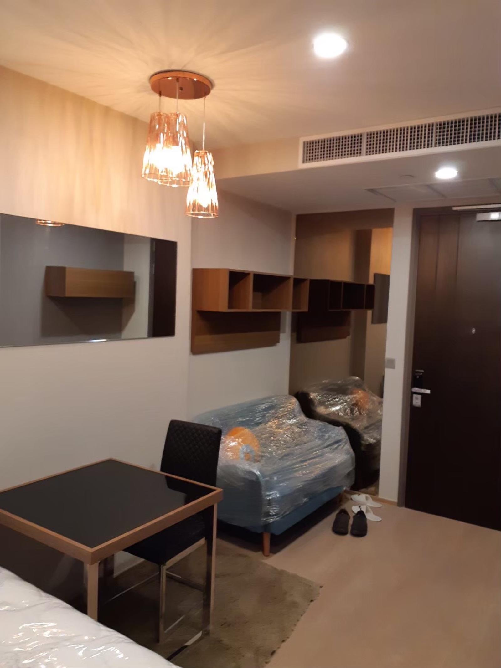 Ashton Chula - Silom【𝐒𝐄𝐋𝐋】🔥ห้องกระทัดรัด สุดอบอุ่น สไตล์มินิมอล เฟอร์นิเจอร์จัดเต็ม ส่วนกลาง🔥 ติดต่อไลน์ไอดี: @hacondo