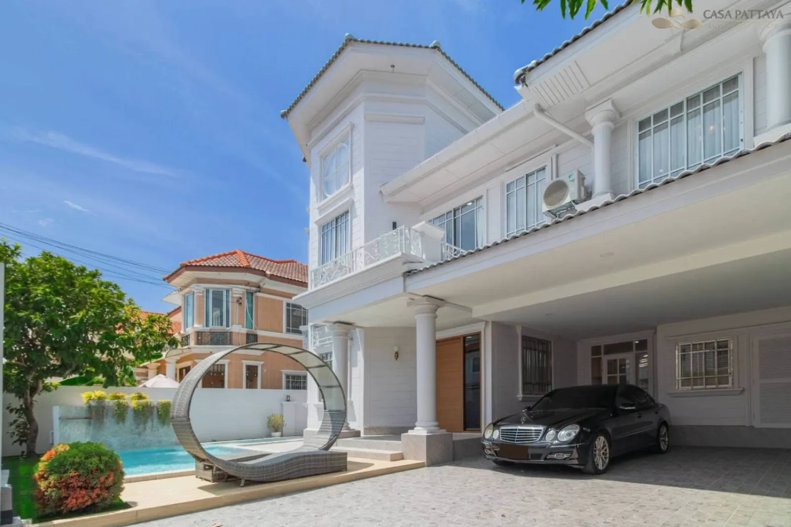 Urgent Sale: Modern Classic Luxury Pool Villa in North Pattaya
