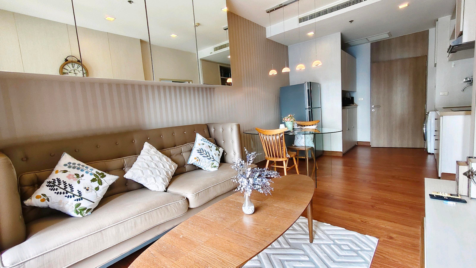 🔥 Spacious Unit! Great Price! | Noble Reveal Ekkamai | 1 Bedroom | 45 sq.m. | 14th Floor | Sukhumvit Location, near BTS Ekkamai | Convenient access, close to shopping and dining | Only 26,000 Baht/month 🔥 Spacious Unit! Great Price! | Noble Reveal Ekkamai | 1 Bedroom | 45 sq.m. | 14th Floor | Sukhumvit Location, near BTS Ekkamai | Convenient access, close to shopping and dining | Only 26,000 Baht/month