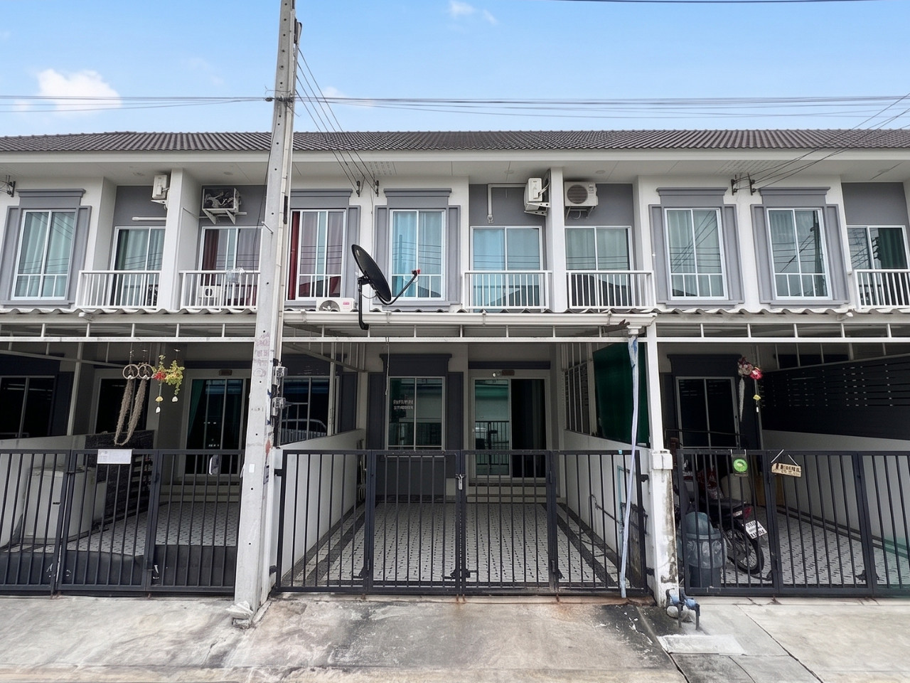 ขายทาวน์โฮม หมู่บ้านประภัสสร แกรนด์วิลล์ 24 2 นอน 90 ตร.ม. ขายทาวน์โฮม หมู่บ้านประภัสสร แกรนด์วิลล์ 24 2 นอน 90 ตร.ม.