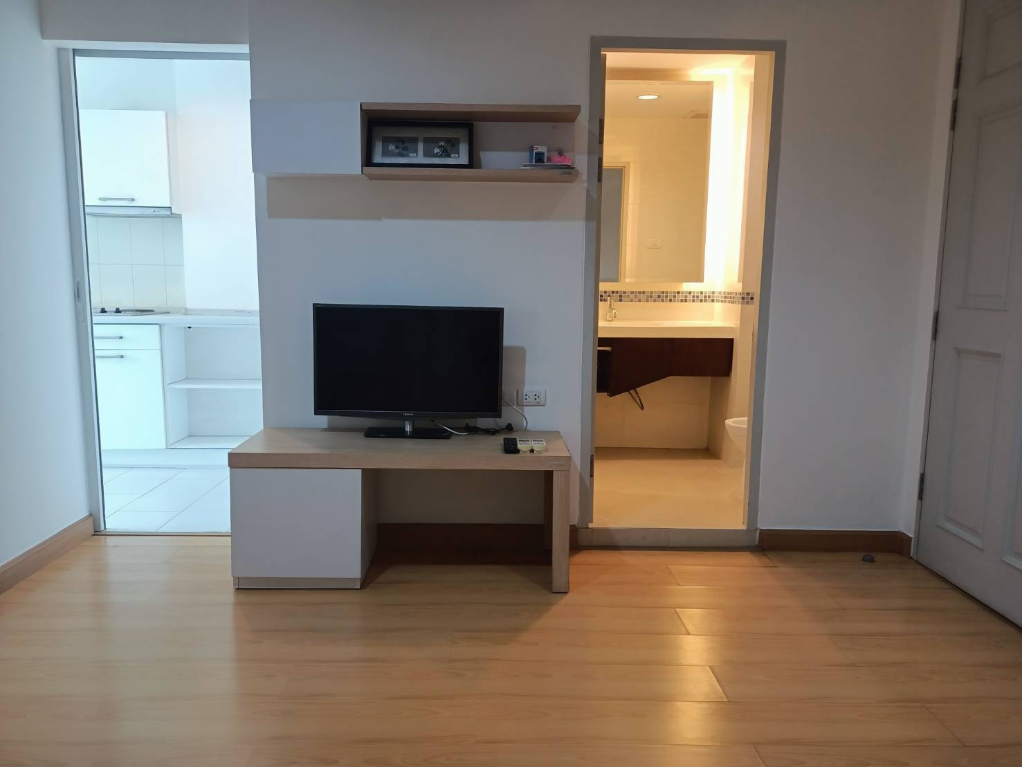For rent at Life @ Ratchada Sutthisarn, size 41 sq m, 1 bedroom. Please contact to see the room at 0955498236 – รูปที่ 2