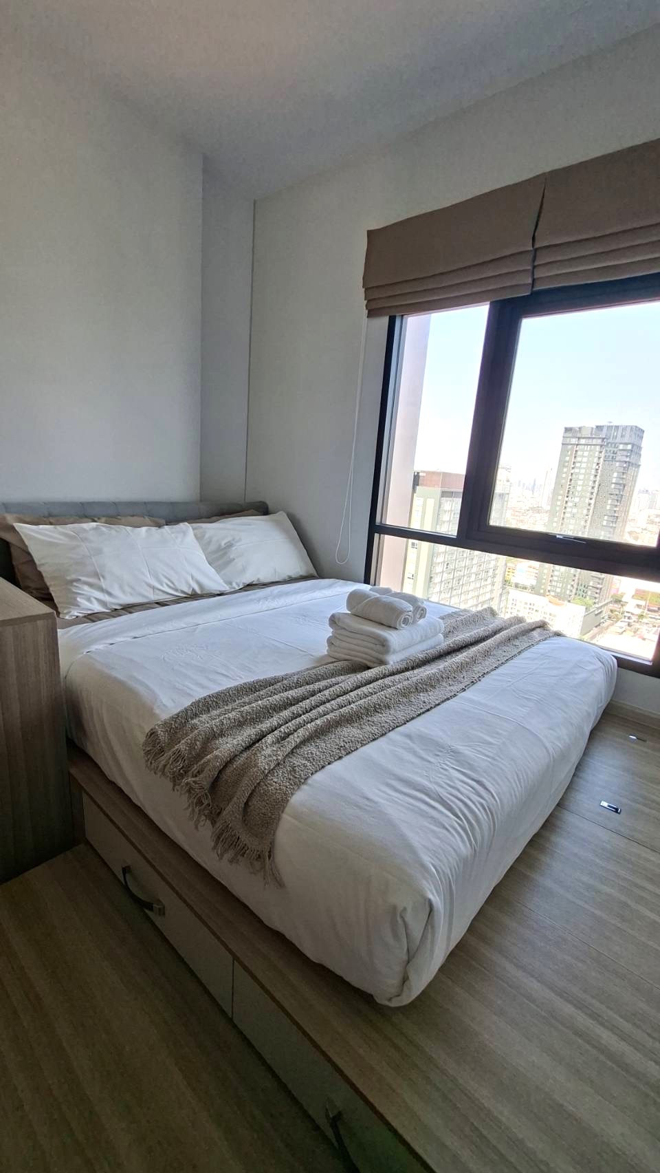 💥 [ 𝐏-𝟏𝟎𝟓𝟔𝟔 ] FOR RENT : Altitude Unicorn Sathorn - Tha Phra Prime Location Direct Skywalk to BTS Talat Phlu! Near BTS Talat Phlu 𝟏𝟓,𝟎𝟎𝟎 THB/mo. | Line @easycondoplus | 099-229-6397