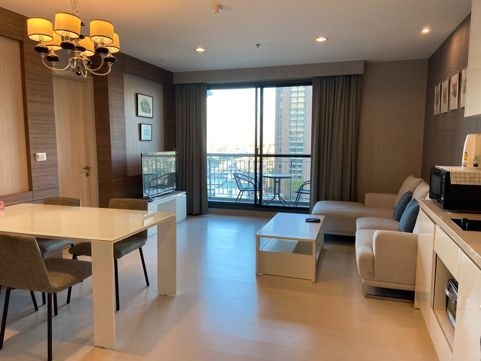 ให้เช่า Rhythm Sukhumvit 42 ห้องมุม 2 ห้องนอน 2 ห้องน้ำ เดิน 1 นาทีถึง BTS เอกมัย ด้านหลังติด Gateway Ekkamai