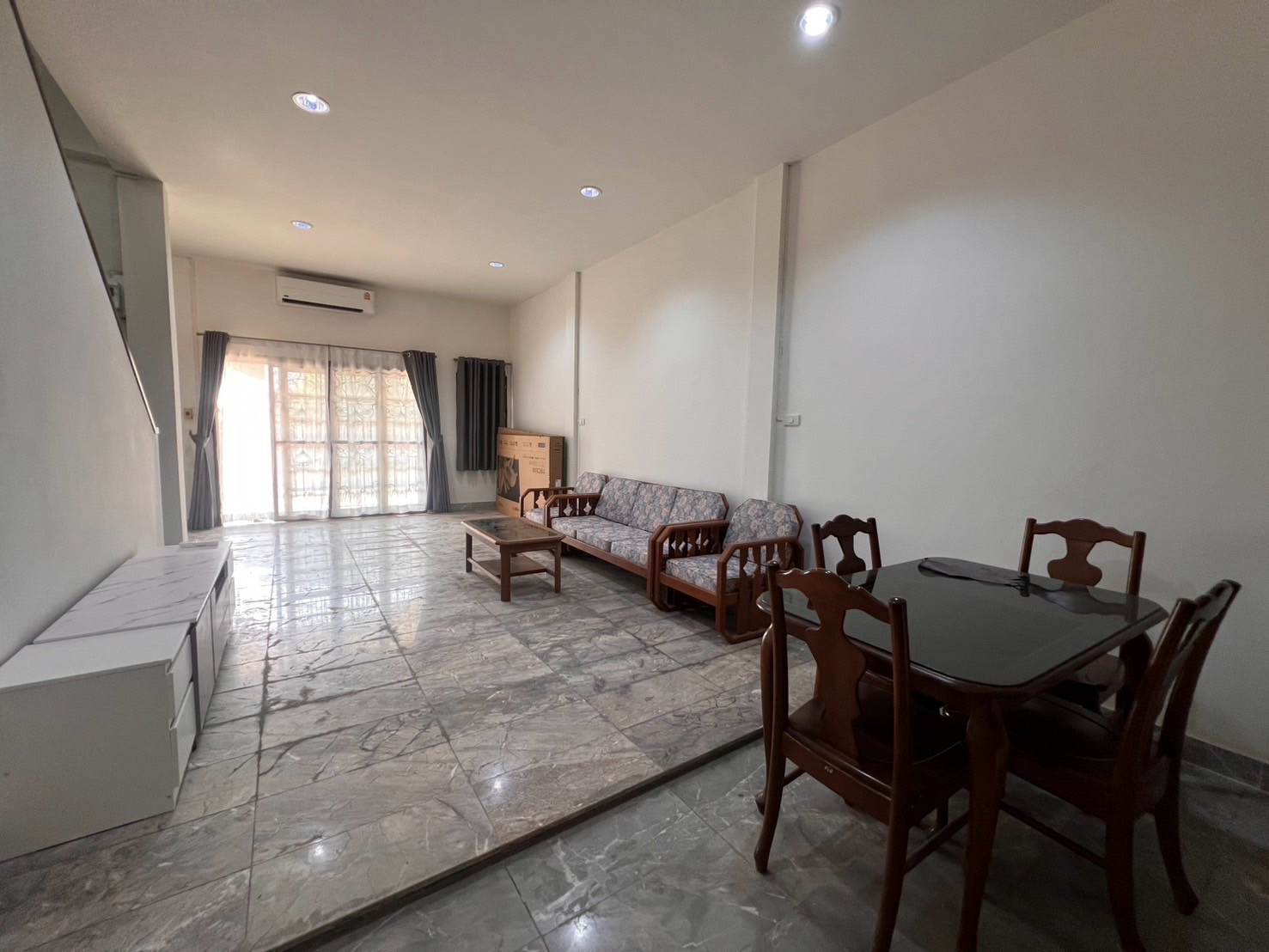 เช่า บ้านทาวน์เฮ้าส์ใหญ่3ชั้น Renovate ใหม่ – รูปที่ 3