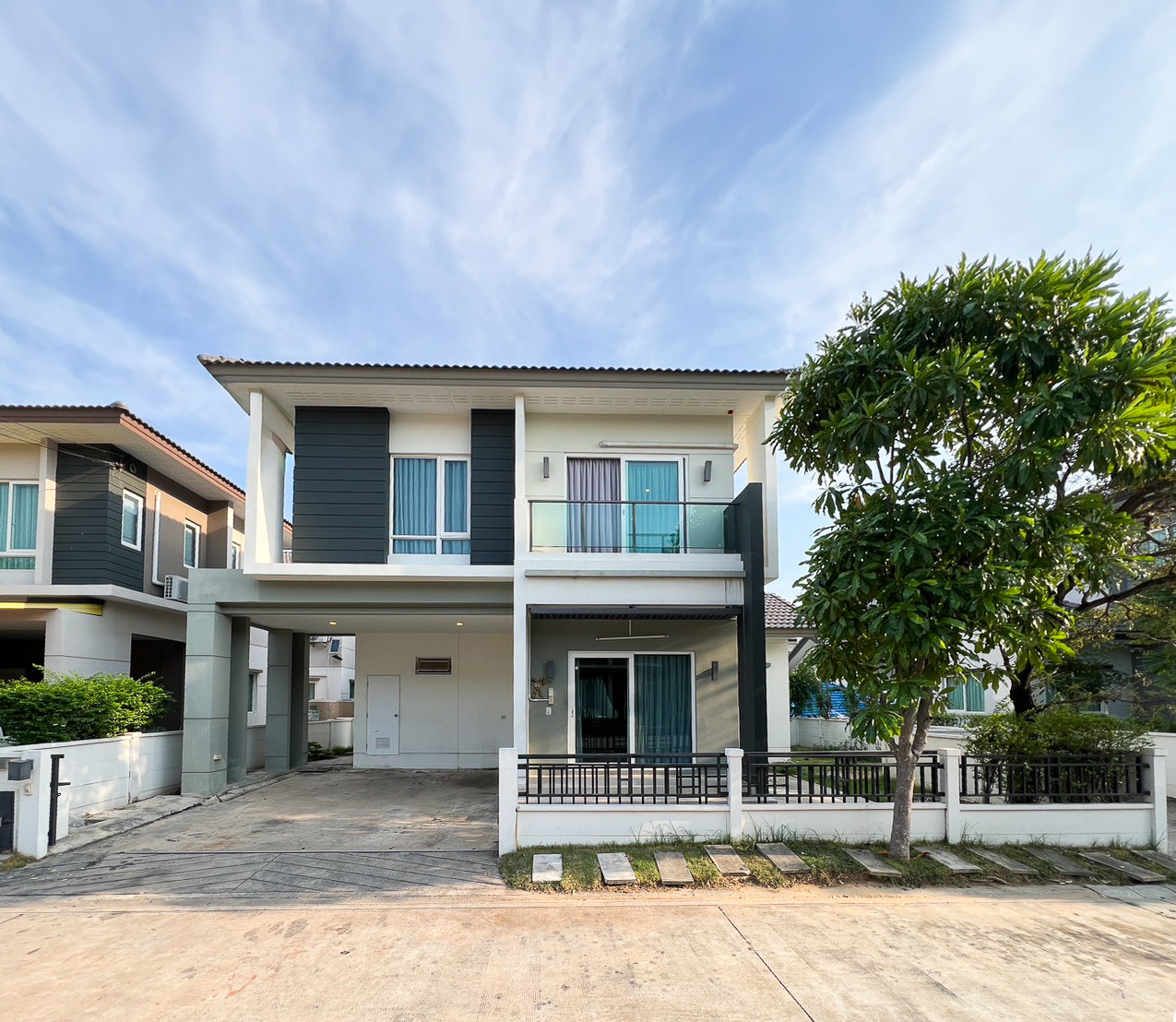 Single house for sale, Centro Pracha Uthit 90, 4 bedrooms, 175 sq m.