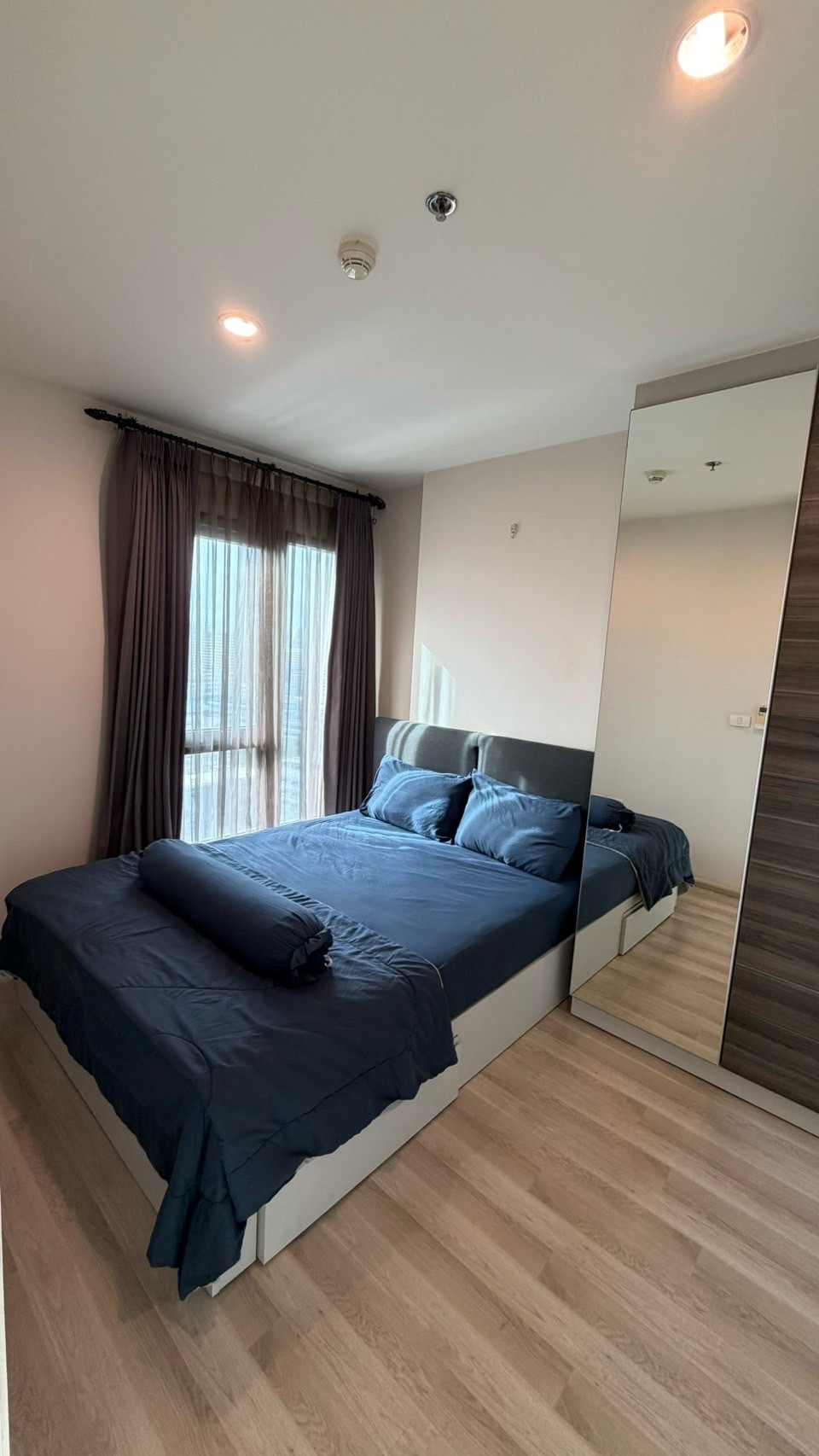 For rent, centric Ratchada Huai Khwang Station, 32 sq m, 17th floor, Ratchadaphisek Road view, near MRT Huai Khwang. For rent, centric Ratchada Huai Khwang Station, 32 sq m, 17th floor, Ratchadaphisek Road view, near MRT Huai Khwang.