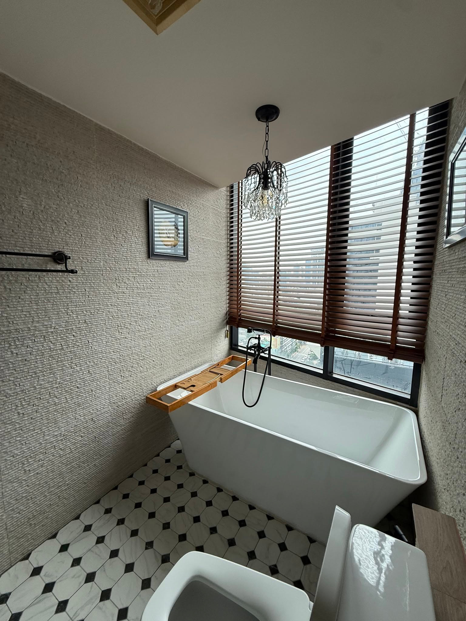 Urgent rent, 1 bedroom condo, large size, 72 sq m, in the middle of Thonglor, Ekkamai, comfortable, like home, The Alcove 10. Urgent rent, 1 bedroom condo, large size, 72 sq m, in the middle of Thonglor, Ekkamai, comfortable, like home, The Alcove 10.