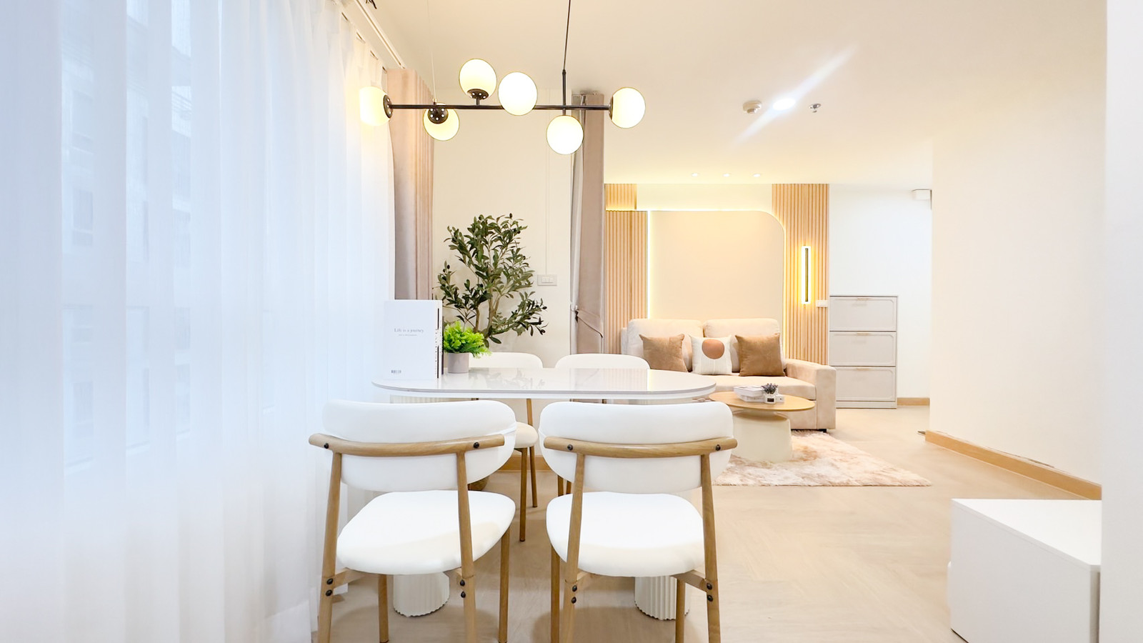 Condo in Lat Phrao area🚆📍 Cheap installments 8,xxx/month, salary 17K, can get a loan 🫪🌱