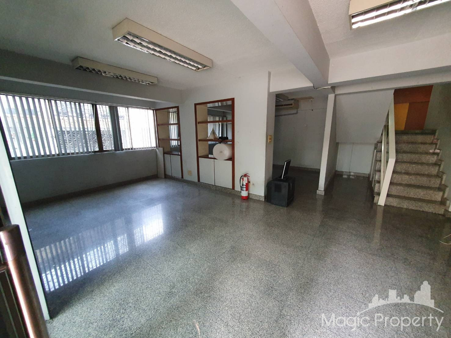 ขายอาคารพาณิชย์ 4 ชั้น ใน ซอยสุขุมวิท 61 ใกล้ BTS เอกมัย แขวงคลองตันเหนือ เขตวัฒนา กรุงเทพมหานคร   – รูปที่ 2