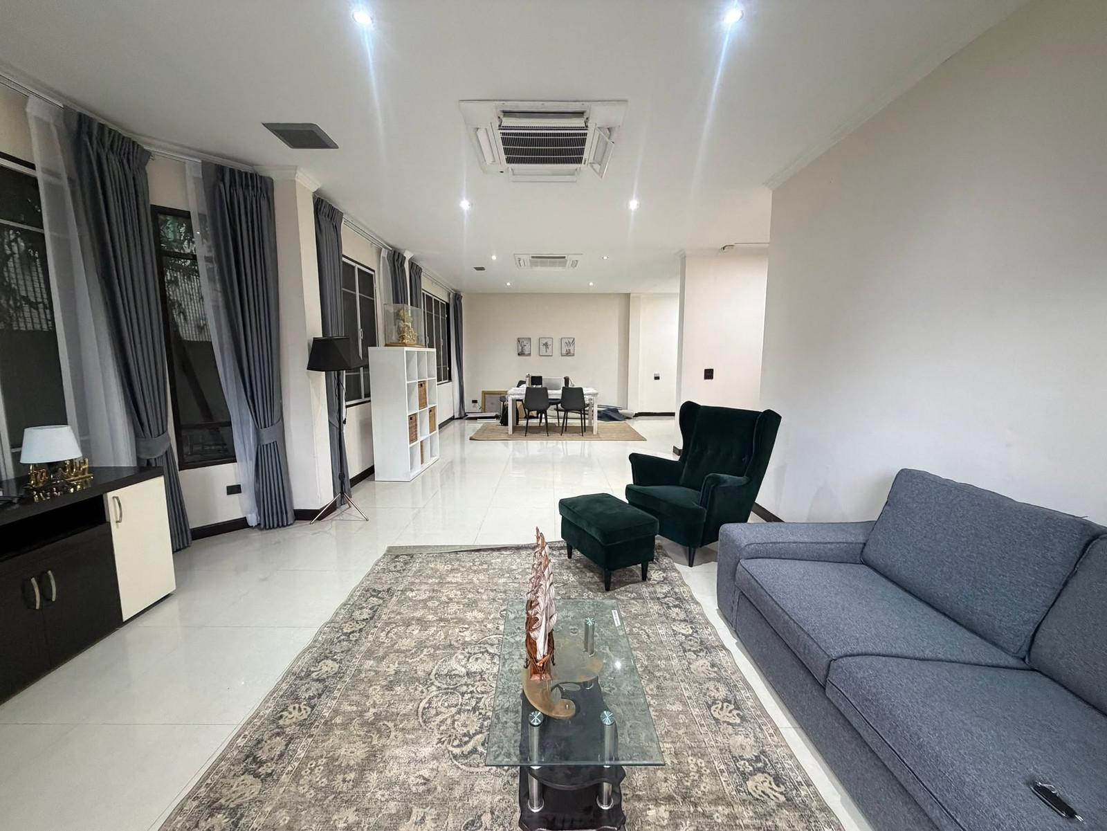 🏡 บ้านเดี่ยว 2 ชั้น เนื้อที่ใหญ่ 100 ตร.ว. จอดรถ 4 คัน! ให้เช่าบ้านสวย 3 นอน 4 น้ำ แต่งครบพร้อมอยู่ เลี้ยงสัตว์ได้ (Pet-Friendly) ทำเลดี เดินทางสะดวก