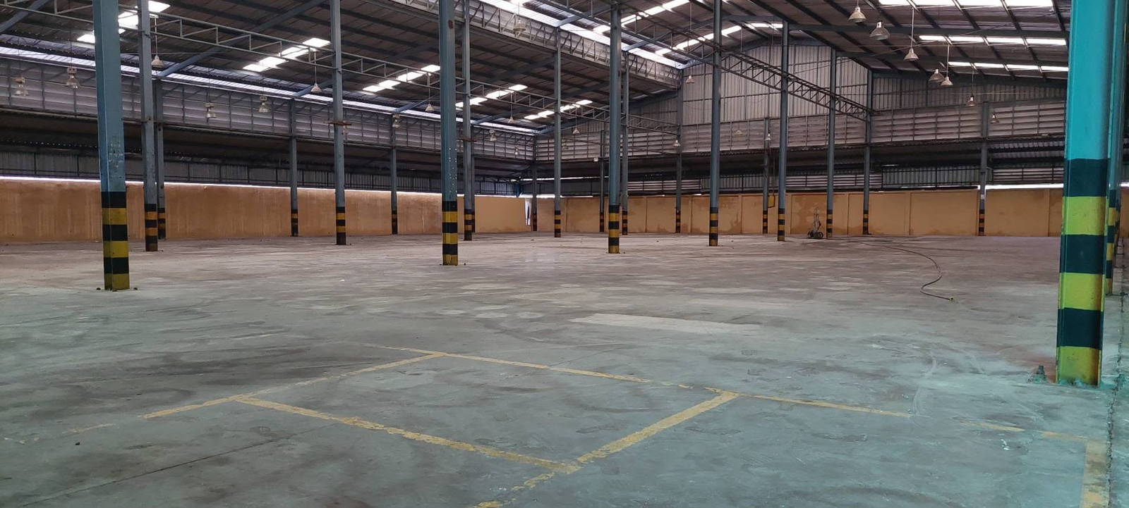 ปล่อยเช่า 🏭 โรงงาน ออฟฟิศ 📑 มีใบรง📏 เนื้อที่ 3 ไร่กว่า พื้นที่ 3,000 ตรม 📍 ใกล้นิคมอุตสาหกรรมบางปู บางพลี สมุทรปราการ   