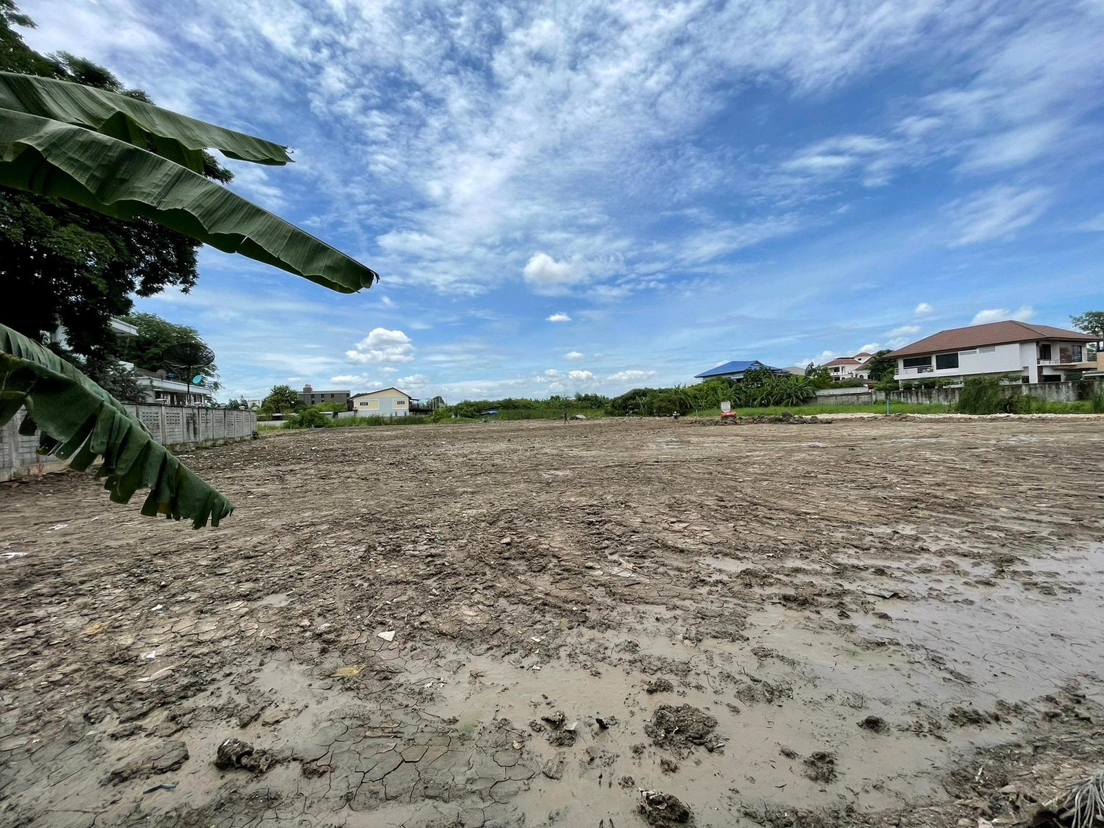 Land in a potential location Laksi–Chaengwattana