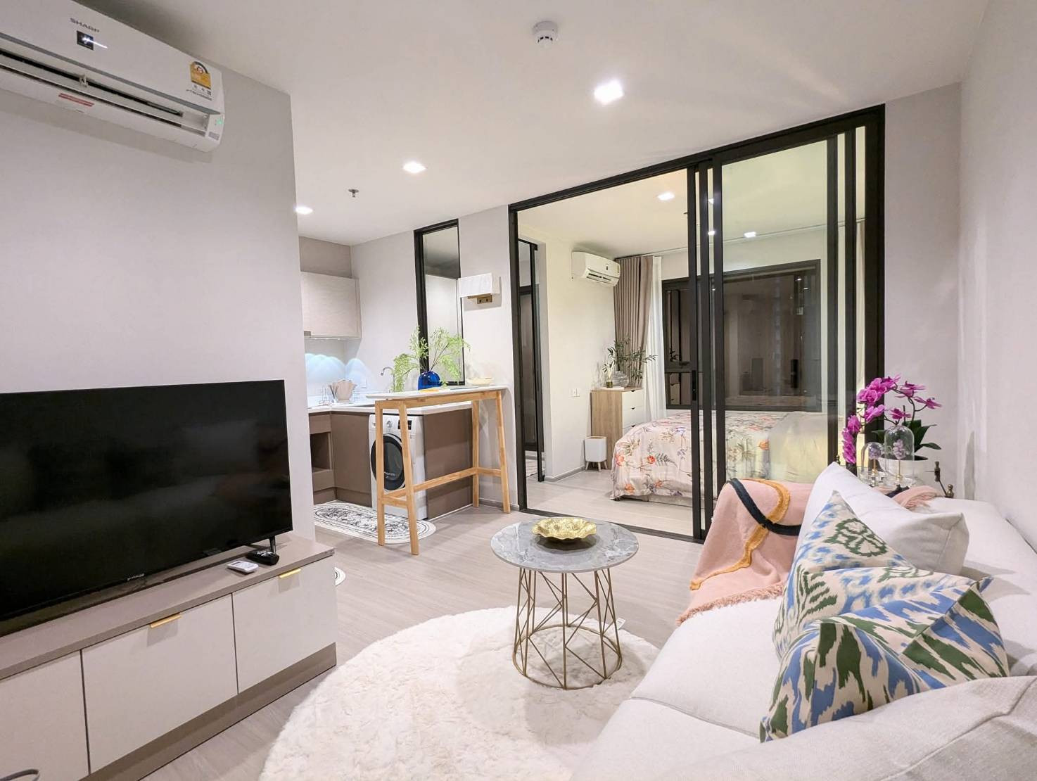 ห้องสวยมาก วิวสระ Life Sathorn Sierra ใกล้ bts ตลาดพลู ราคาพิเศษสุดๆ สอบถามได้เลยนะครับ