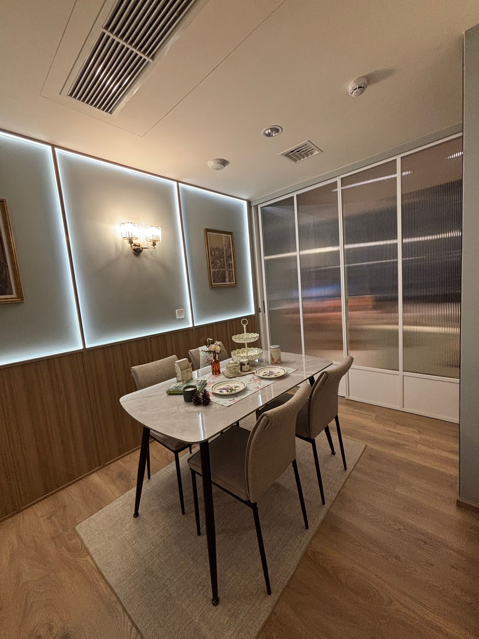 [: FOR RENT] ✨ Noble Form Thonglor ✨ 1 Bed High Ceiling with Daybed สไตล์ Cozy & Homey อบอุ่นเหมือนอยู่บ้าน แต่งสวยบิ้วอินเต็มทุกฟังก์ชัน ห้องใหม่ วิวเมืองกลางทองหล่อ  – รูปที่ 2